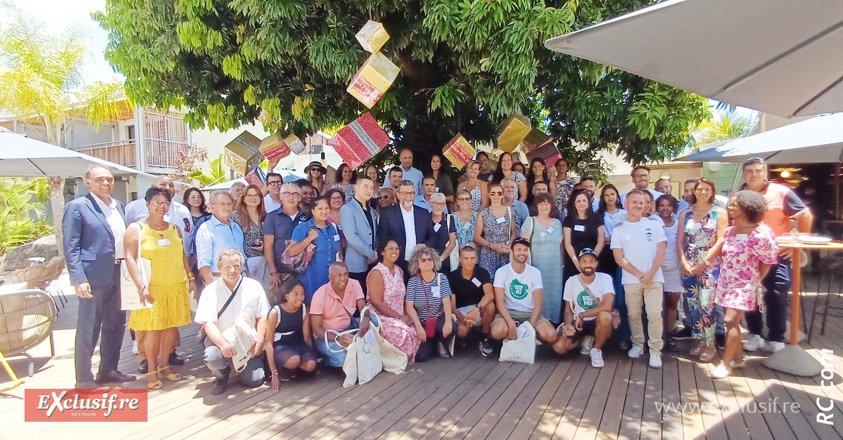 La photo de famille au Dimitile Hôtel