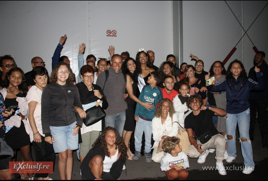 Alycia Taochy avec sa famille et ses ami.e.s venus la soutenir