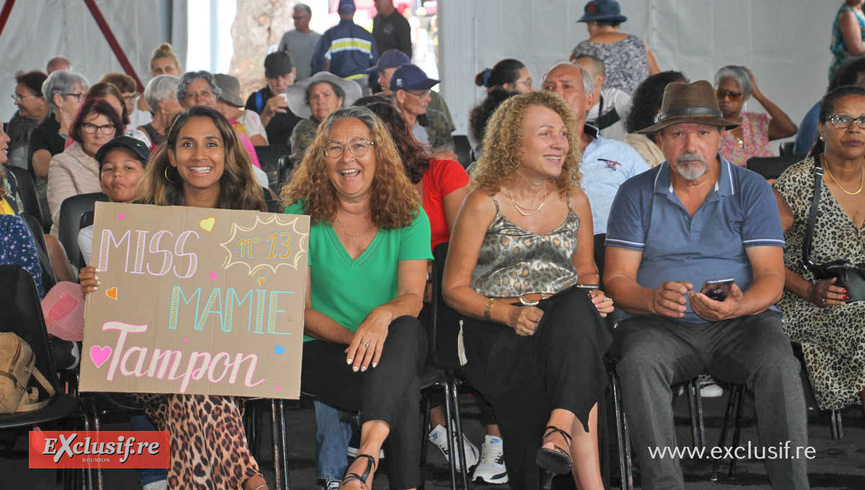 Un public enthousiaste était dans la place