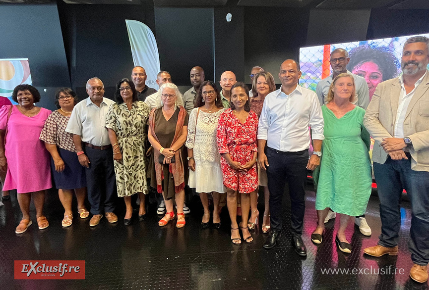 La photo de famille, maire et élu.e.s