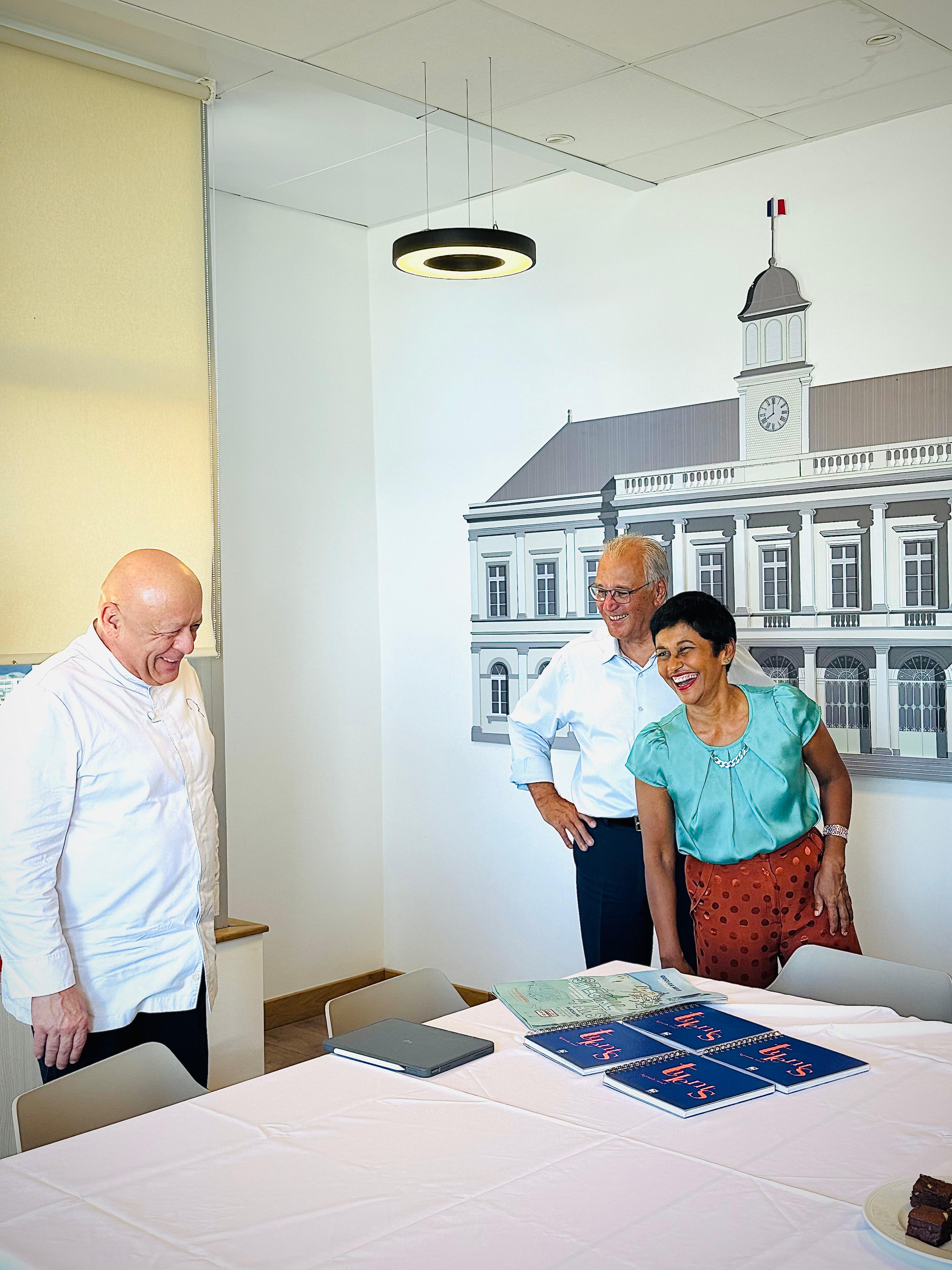 Ericka Bareigts, maire de Saint-Denis, a rencontré le chef étoilé Thierry Marx